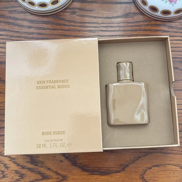 KKW Fragrance
Nude Suede - Picture 2 of 4